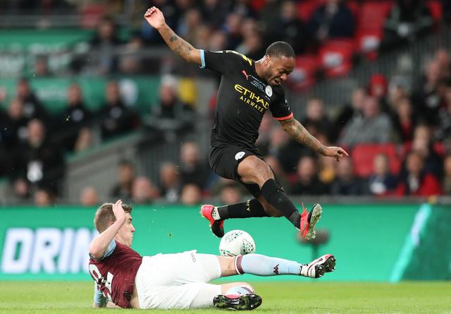 凯尔：比赛中阿德耶米被挑衅但保持了冷静，这说明他又成长了（凯尔：阿德耶米在比赛遭挑衅仍冷静应对，体现了他的又一次成长）