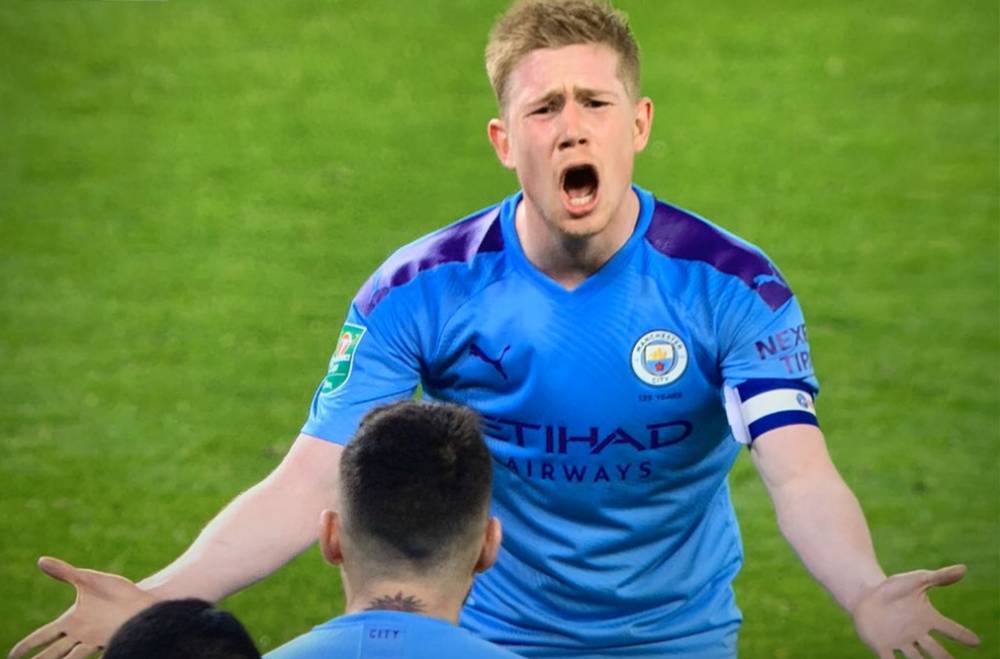 世界杯官方票价震惊球迷，国际足联被指榨干粉丝热情（世界杯票价引发哗然，国际足联被质疑消磨球迷热情）