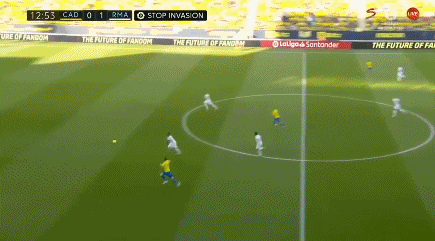 米兰vs拉齐奥终场前点球未判原因：马鲁西奇对帕夫洛维奇犯规