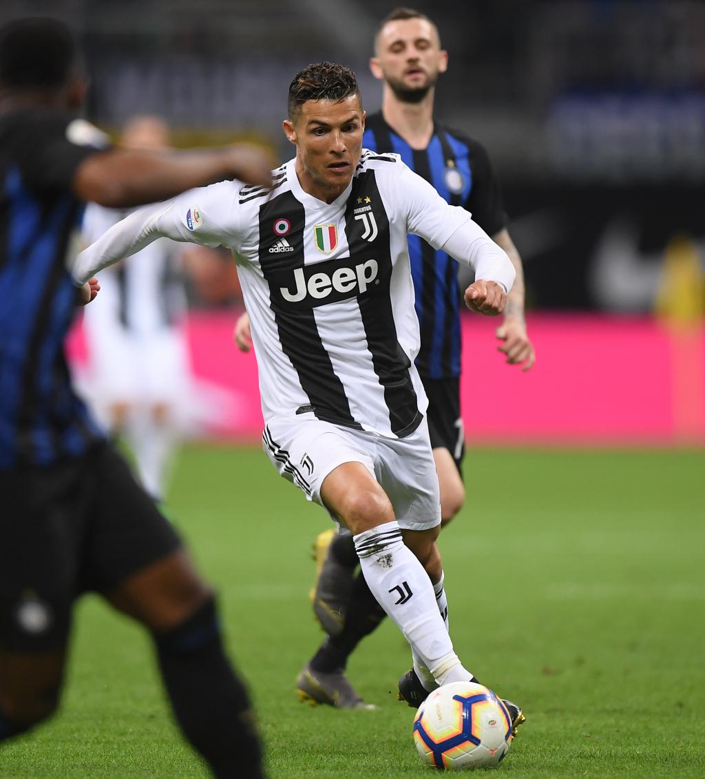 法甲裁判主管：卡马拉飞铲舍瓦利耶未染红，问题出在视频回放（法甲裁判负责人：卡马拉飞铲舍瓦利耶未被罚下，症结在VAR回放）