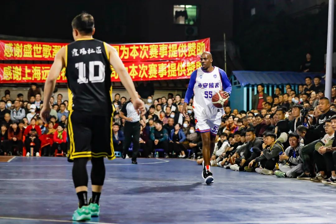 北京国安足协杯夺冠，法比奥荣膺金靴，球员拼尽全力，彰显拼搏精神。（北京国安问鼎足协杯，法比奥夺金靴，众将拼尽全力诠释拼搏精神）