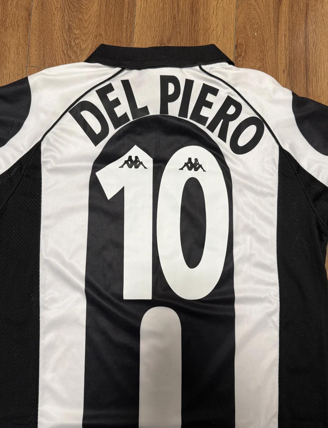 老队友见面，埃泽和奥利塞赛后交换了球衣