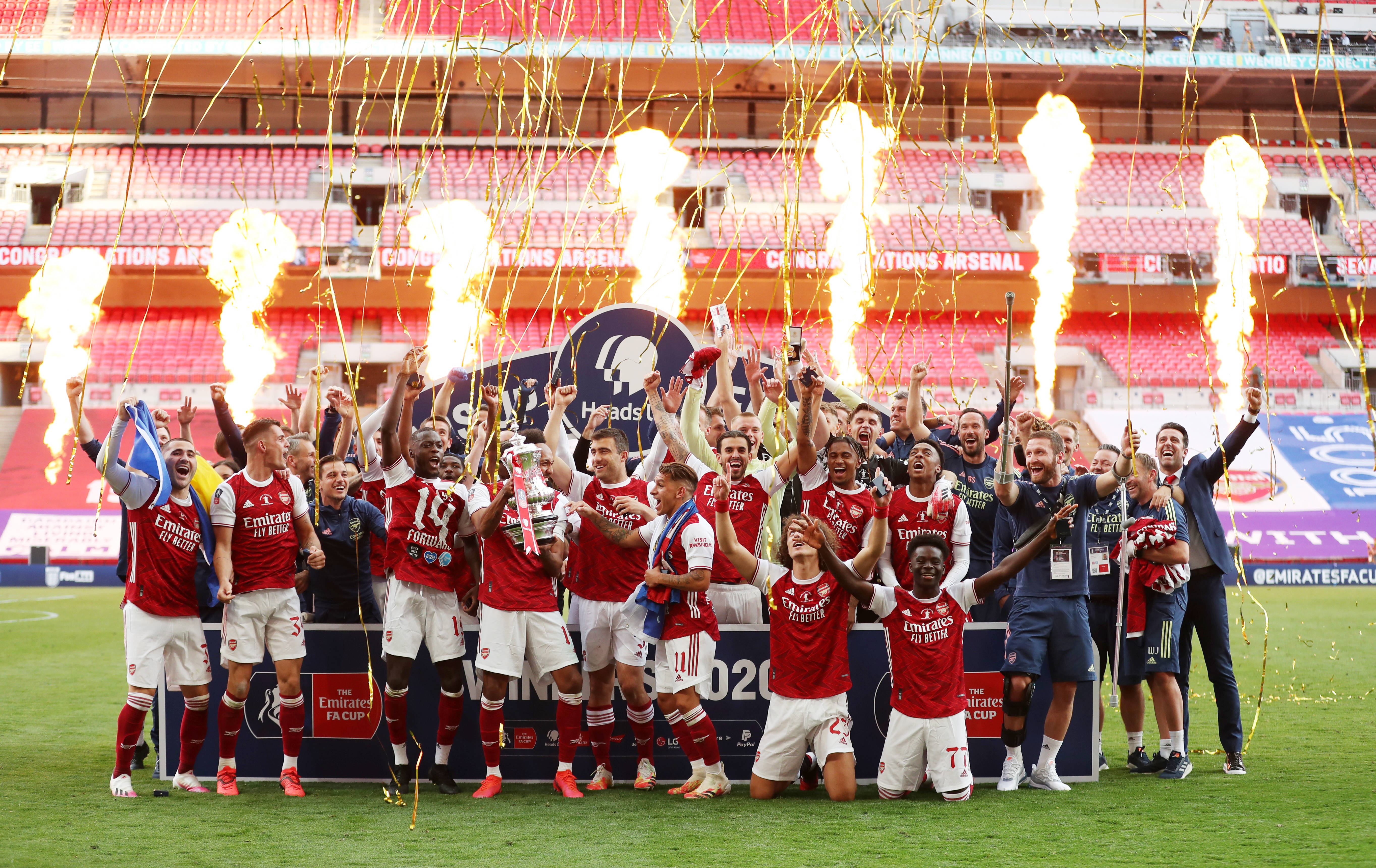 斯通斯：改打五后卫是教练的临场决定；真为福登感到开心（斯通斯：五后卫是教练临时调整，我真心为福登高兴）