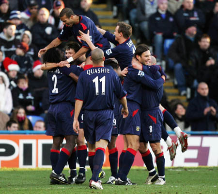 梅西因为足球改变性格！从天生内向到绝对领袖！（足球重塑梅西：从内向少年蜕变为绝对领袖）