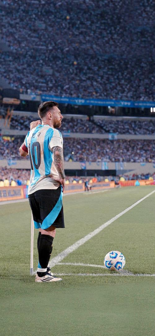 哈兰德解释进球后不庆祝原因，灵感来自阿喀琉斯电影和社媒梗图（哈兰德谈进球后不庆祝：灵感源自阿喀琉斯电影与社交媒体梗图）