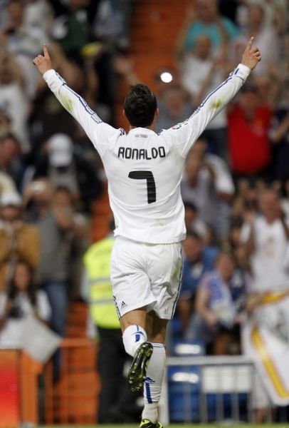 津媒：为更好地与球迷交流，于根伟将在近日进行一次线上直播（津媒：于根伟将于近期开启线上直播，加强与球迷互动）