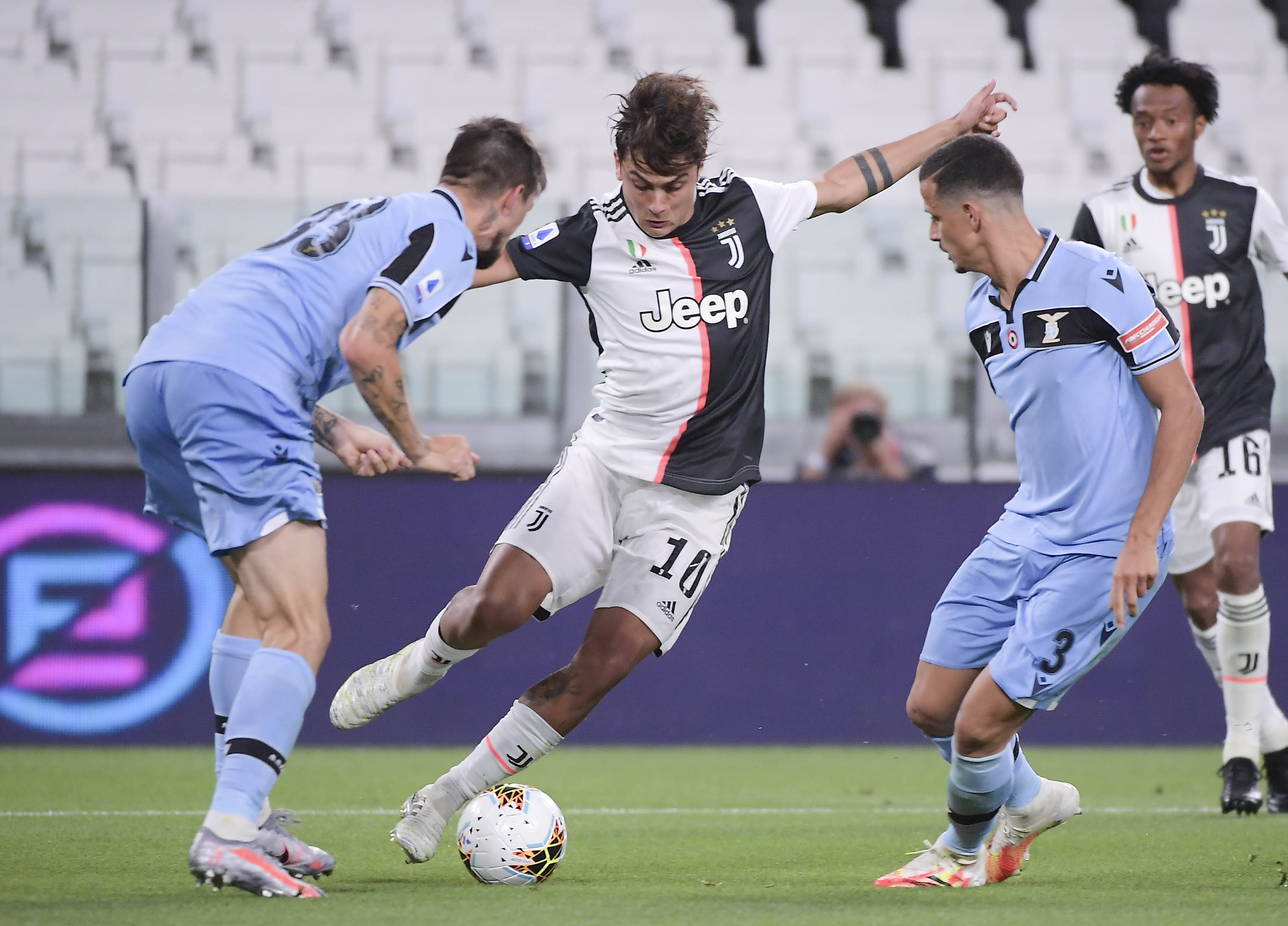 执教过多支德甲球队，记者：拉巴迪亚曾进入国足选帅最终阶段（记者称拉巴迪亚曾入围国足选帅最后阶段，曾执教多家德甲队）