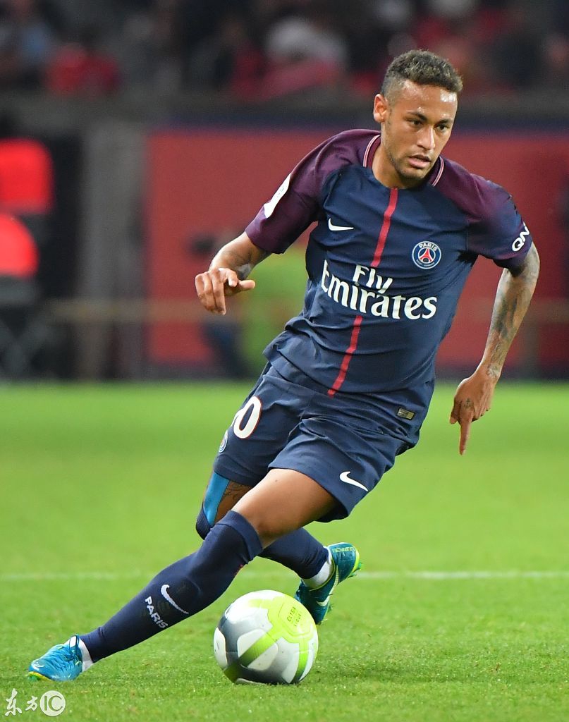 半场：科莫1-0萨索洛，杜维卡斯破门，尼科-帕斯倒钩射门被扑（半场战报：科莫暂1-0萨索洛，杜维卡斯建功，尼科-帕斯倒钩被扑出）